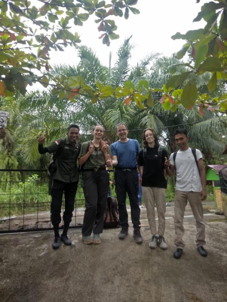 Magpie Homestay & Jungle Trekking Only For Guest Trekking With Us Bukit Lawang Exteriér fotografie