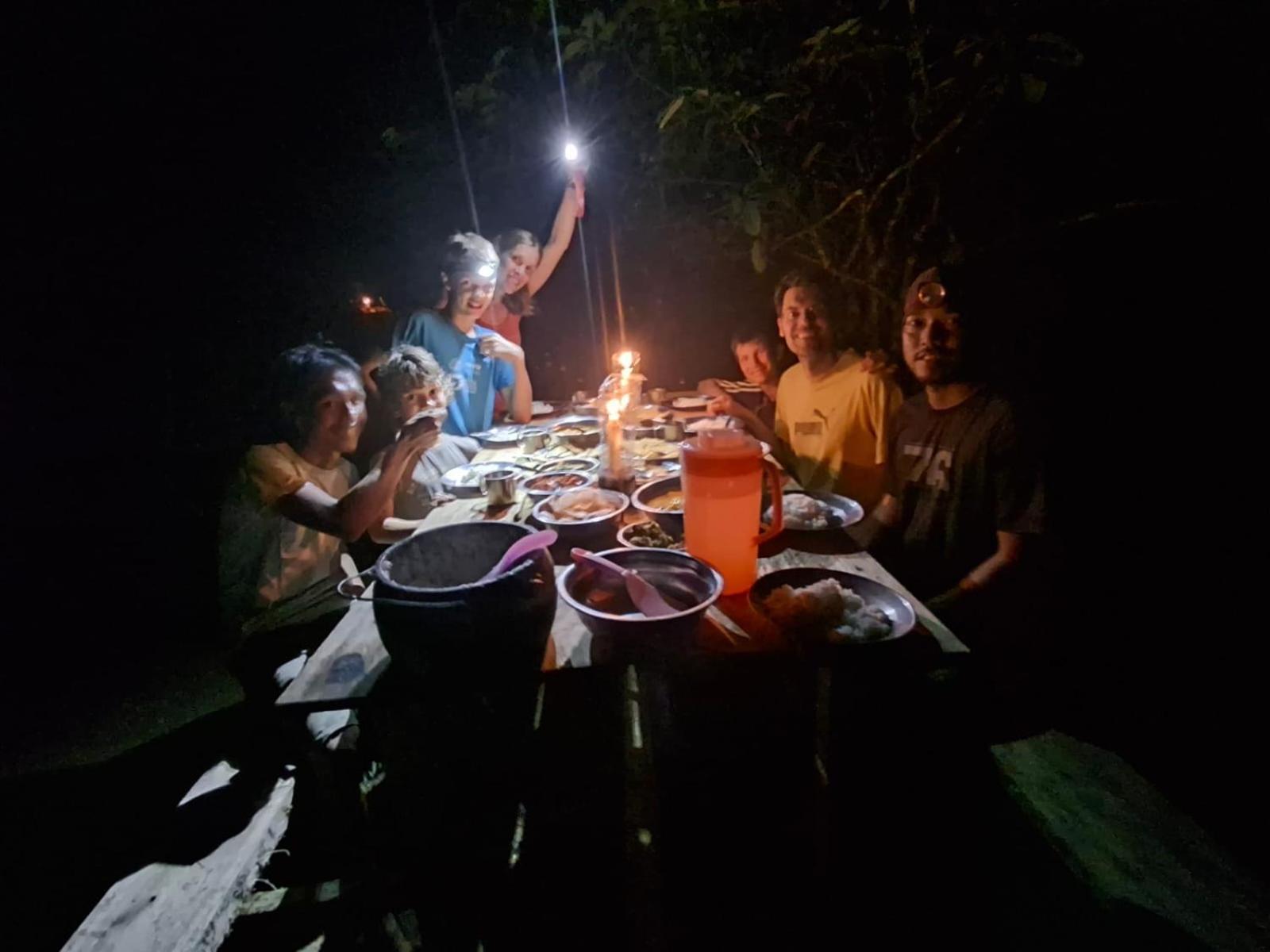 Magpie Homestay & Jungle Trekking Only For Guest Trekking With Us Bukit Lawang Exteriér fotografie